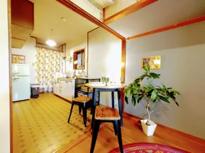 Sumiyoshi Taisha 1 minute, Namba Station 8 minutes, nearest station 4 minutes, popular local accommodation next to a quiet shopping street - Image 5