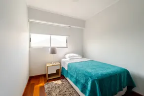 Elegant & Modern 3BR Apartment in Surco - Image 5