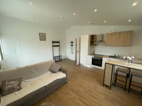 F2 comfortable near RER&TGV and amenities - Image 4