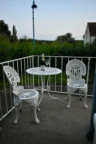 Burgundy vacation home - Image 5