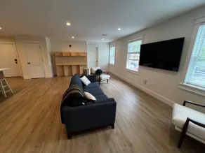 Hudson Valley Modern Apartment. King Bed/Queen - Image 4