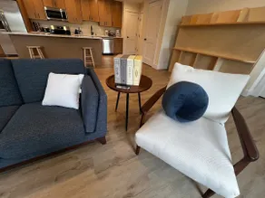 Hudson Valley Modern Apartment. King Bed/Queen - Image 4
