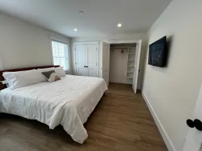 Hudson Valley Modern Apartment. King Bed/Queen - Image 3
