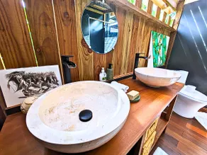 Natura OM Teahupoo surf lodge - Image 4