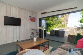 The Hideout-Boutique Cabin, Estuary View & Parking - Image 5