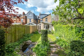 Summertown 4-BR Family Home - Families only - Image 5