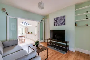 Summertown 4-BR Family Home - Families only - Image 2