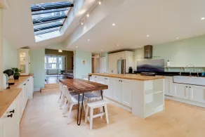Summertown 4-BR Family Home - Families only - Image 4
