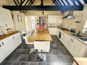 Queen Anne Cottage - Image 2
