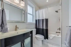Family Friendly Private Suite - Image 4