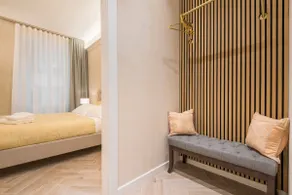 Golden Chic – Upper Town - Image 4