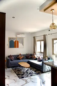 2 bedroom apartment, Air conditioning, Netflix & WiFi - Image 2