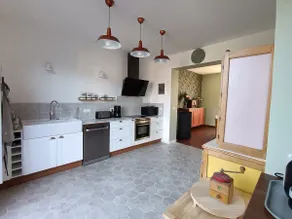 Elegant 1930s house, 180 m2 - Image 2