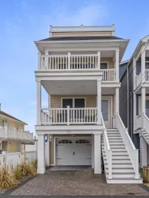4 BR + Den 5 Decks Beach Haven, Best Location! - Image 2