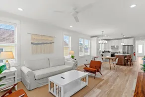 4 BR + Den 5 Decks Beach Haven, Best Location! - Image 3