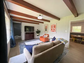 Sapphire Shire: Modern Kitchen & Good Vibes - Image 2