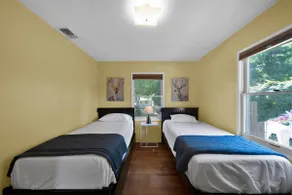 Comfortable home near river access trail - Image 2
