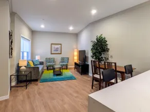 213 Spacious 3BR | Walk to Train | Free Parking - Image 3