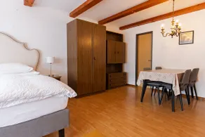 Central downtown south studio - Image 3
