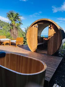 Ocean View Barrel Sauna/Open Wood Deck/Private Accommodation for 1 Group/Pets OK - Image 5