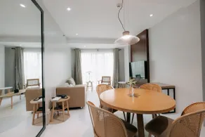 Shibui: 2 BR, Bright & Airy Home with Free Parking - Image 3
