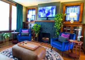 The Fern-A Boutique Stay In the heart of Wheeling - Image 4