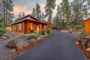 River Run Bend Bungalow & Romantic Spa Grotto - Image 5