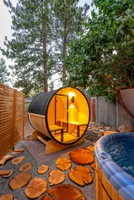River Run Bend Bungalow & Romantic Spa Grotto - Image 3