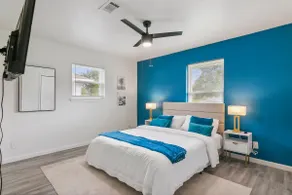 Modern Luxury with Cozy Vibes - Image 4