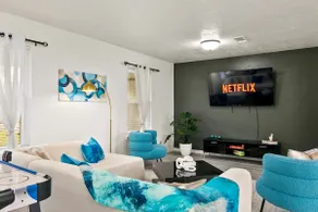Modern Luxury with Cozy Vibes - Image 2