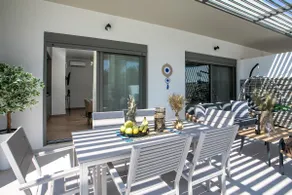 Kiki Luxury Villa - Image 2