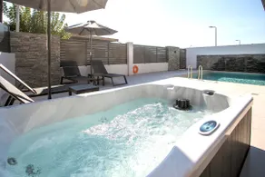 Kiki Luxury Villa - Image 4