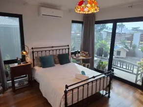 Guest Suite, Private Entrance, Bathroom & Garden - Image 2