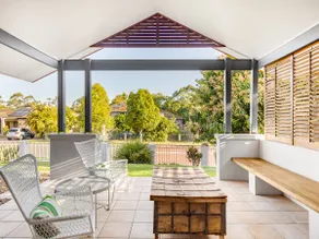 Style 5BR House I Air-con I 2king beds@Carindale - Image 3