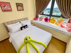 FunxVivid Seaview 2BR 2CP near SG CIQ KSL ZooJB Free Netflix WiFI - Image 5