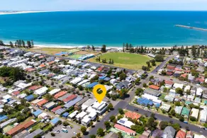 A Luxury Beachside Retreat in Newcastle - Image 5