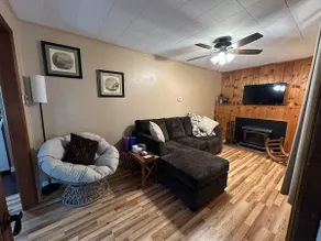 CoZenova Cottage - Seasonally Decorated - Image 4