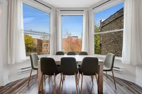 Charming & Cozy 4BD Retreat Steps to Wrigley Field - Image 2