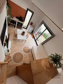 Cottage with courtyard and pool - Image 5