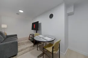 Royal Alex Suite | Private Entry | Parking | WiFi - Image 5