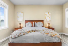 Central Urban Comfort Home - Image 3