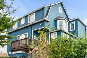 Central Urban Comfort Home - Image 5