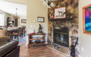 Scenic 4BR Home • 3 Baths • 2 Kitchens • + Parking - Image 5