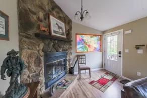 Scenic 4BR Home • 3 Baths • 2 Kitchens • + Parking - Image 4