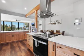 Superb Ski Haus | Near Heavenly & Views | Sleeps 8 - Image 2