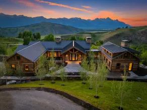 Tetonglow Jackson Hole | Hot Tub, Fire Pit & Views - Image 3