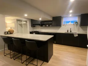 Private 2-bed apartment - Image 2