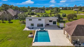 Quinta Cove- Mont Belvieu - Image 2