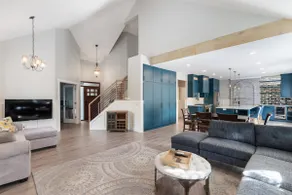 The Lavish Lion’s Den - 3 Bedroom Spacious House - Image 5