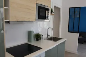Large Apartment in the Heart of Cours Julien Marseille - Image 4